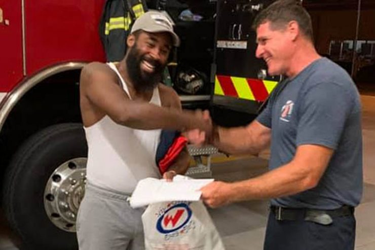 Philadelphia man jumps into the ocean to save a drowning woman